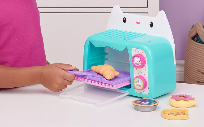 Spin Master Gabbys Dollhouse Bakey with Cakey Oven Kitchen Toy Spin Master Gabbys Dollhouse Bakey with Cakey Oven Kitchen Toy