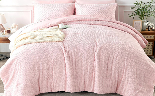 VIVILINEN King Size Comforter Set 7 Piece Pink Boho Tufted Bedding Set