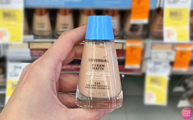 CoverGirl Clean Matte Foundation CoverGirl Clean Matte Foundation
