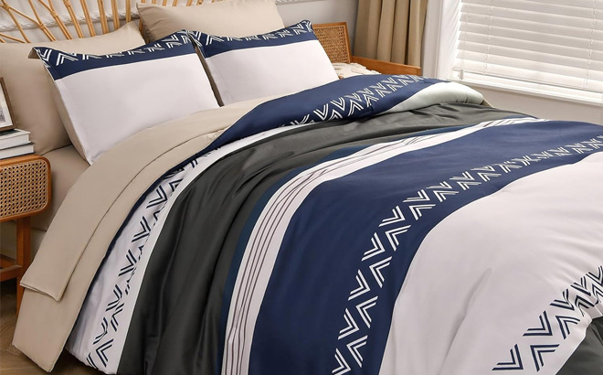 DHSFKBE 7 Piece King Comforter Set DHSFKBE 7 Piece King Comforter Set