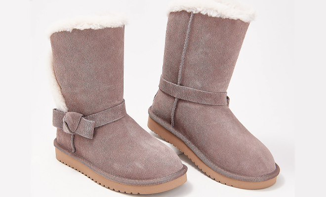 Koolaburra by UGG Suede Bow Short Boots in the Color Cinder