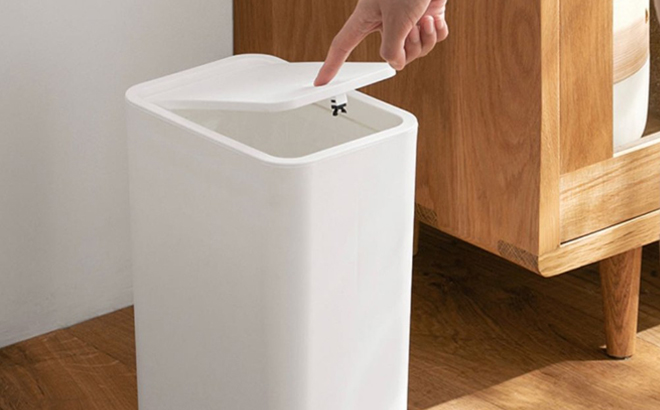 2 6 Gallon Trash Can 2 6 Gallon Trash Can