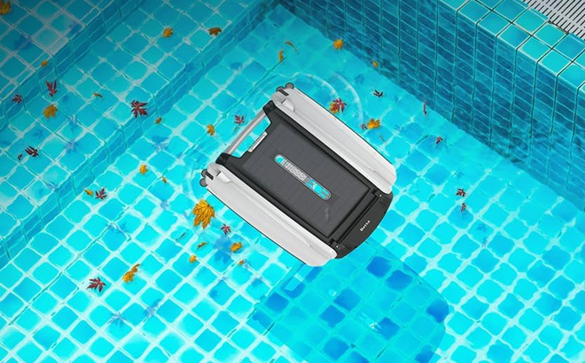 Solar Powered Automatic Robotic Pool Skimmer Cleaner in a Pool
