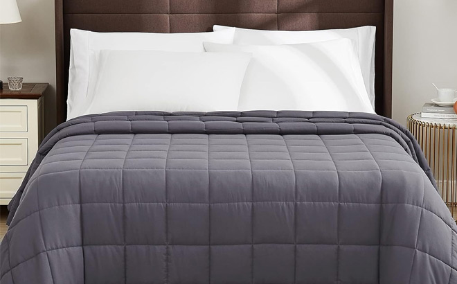 Topcee Weighted Blanket in Dark Grey Color on the Bed Topcee Weighted Blanket in Dark Grey Color on the Bed