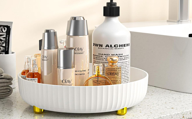 360° Rotating Storage Tray on a Table 360° Rotating Storage Tray on a Table