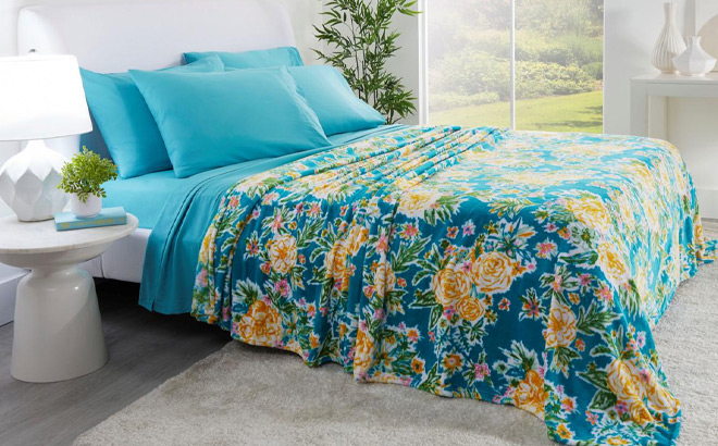 6 Piece Sheet Set and Blanket 6 Piece Sheet Set and Blanket