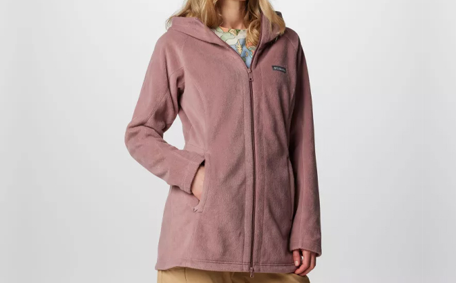 A Woman Wearing Columbia Benton Springs II Long Fleece Hoodie A Woman Wearing Columbia Benton Springs II Long Fleece Hoodie