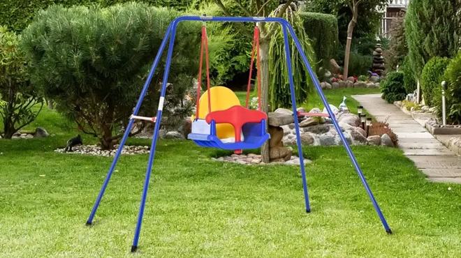 Aosom Outsunny Baby Swing Set in a Backyard