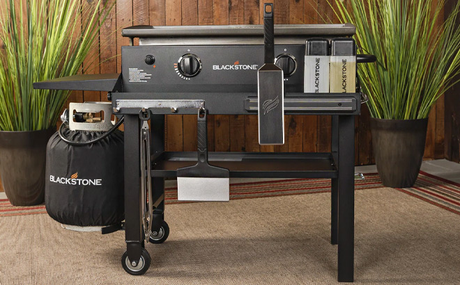 Blackstone 28 Inch Griddle with Front Shelf