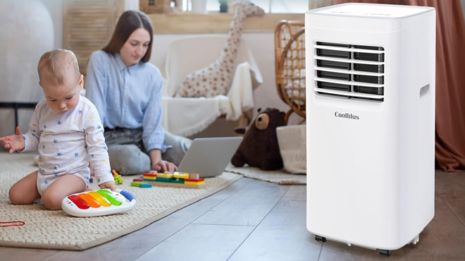 Coolblus Portable Air Conditioner in the Living Room with Family Coolblus Portable Air Conditioner in the Living Room with Family