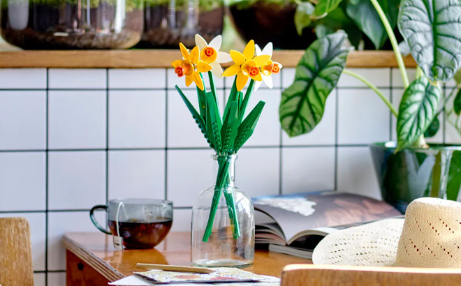 LEGO Daffodils in a Vase LEGO Daffodils in a Vase