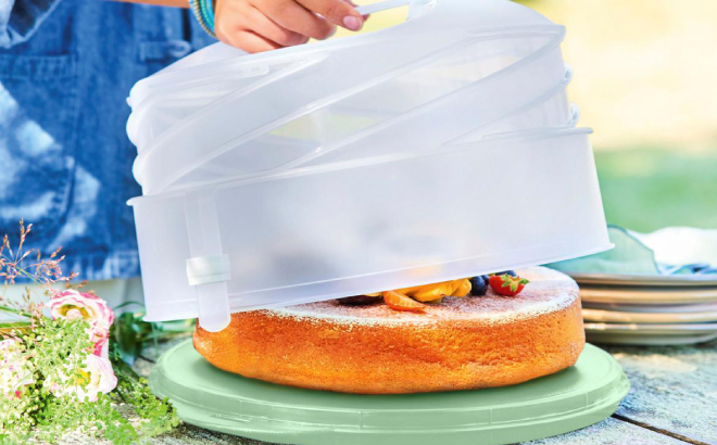 Tupperware Expandable Cake Pie Carrier Tupperware Expandable Cake Pie Carrier