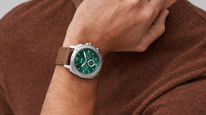 Fossil Privateer Chronograph Brown Leather Watch on a Wrist Fossil Privateer Chronograph Brown Leather Watch on a Wrist