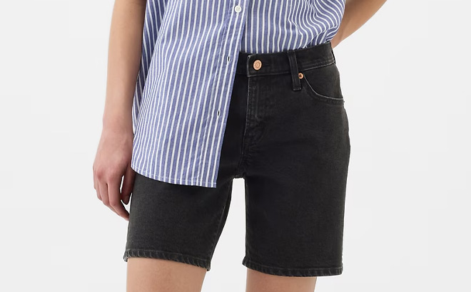GAP Factory 5 inch Mid Rise Denim Shorts GAP Factory 5 inch Mid Rise Denim Shorts