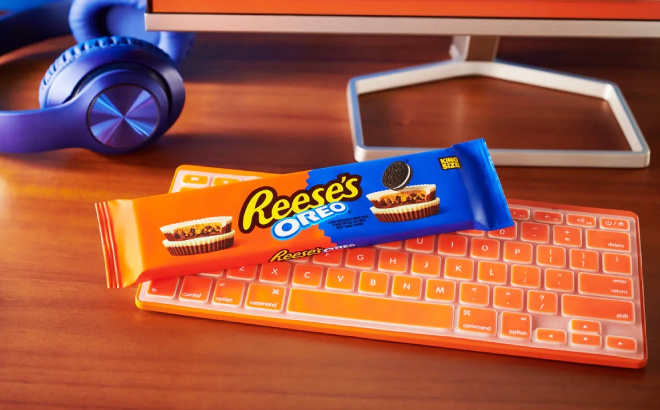 Reeses Oreo Milk Chocolate and White Creme King Size Peanut Butter Cups