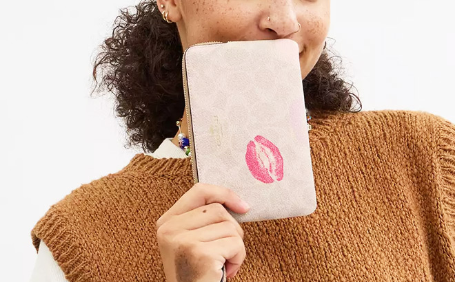 Coach Outlet Corner Zip Wristlets