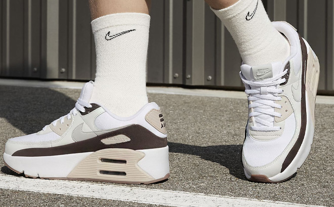 Nike Air Max 90 LV8 Womens Shoes Nike Air Max 90 LV8 Womens Shoes