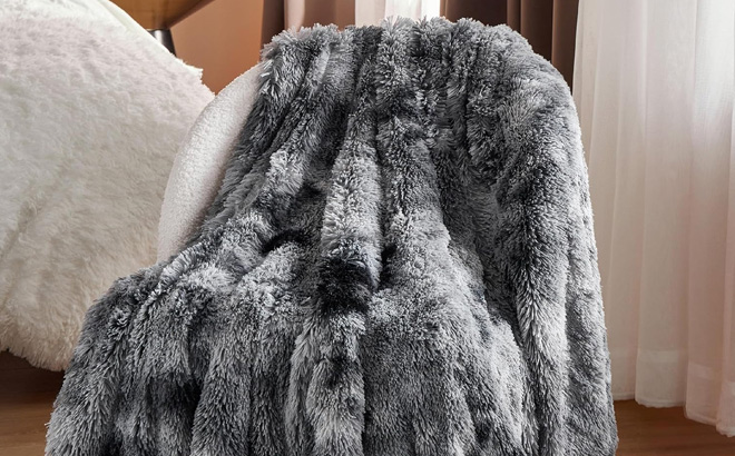 Throw Blanket on a Chair Throw Blanket on a Chair