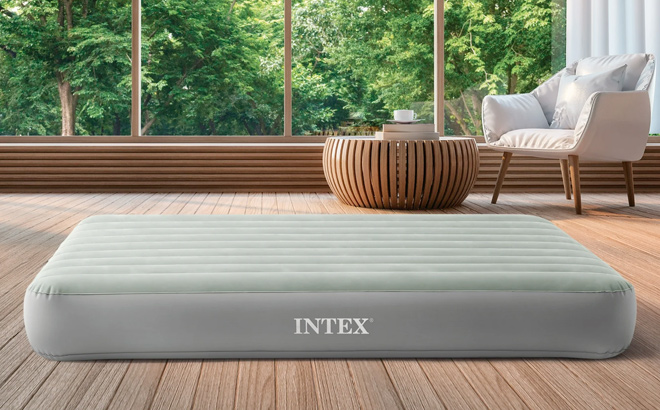 Intex 1022 Queen Standard Dura Beam Airbed Mattress with Built in Pump Intex 1022 Queen Standard Dura Beam Airbed Mattress with Built in Pump