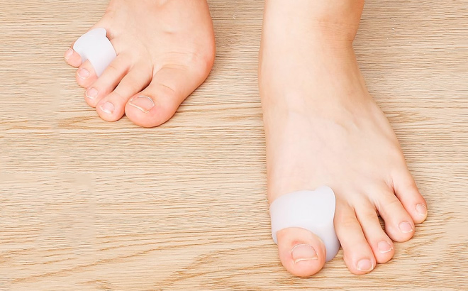 KTSAY Toe Spacers for Women Men 4 Pcs Gel Toe Separators With 2 Sizes for Hammertoe KTSAY Toe Spacers for Women Men 4 Pcs Gel Toe Separators With 2 Sizes for Hammertoe