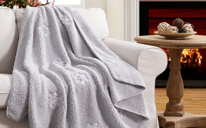 Evergreen Ivy Tree Embroidered Throw