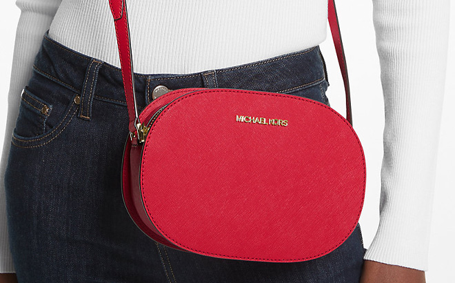 Michael Kors Jet Set Travel Medium Saffiano Leather Crossbody Bag in Bright Red Color Michael Kors Jet Set Travel Medium Saffiano Leather Crossbody Bag in Bright Red Color