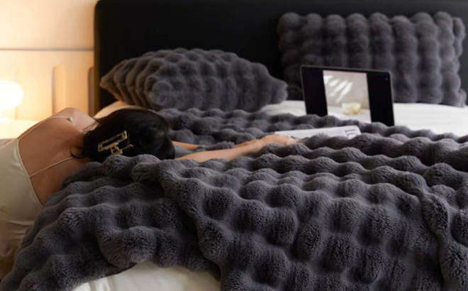 Soft Space Comfort Throw