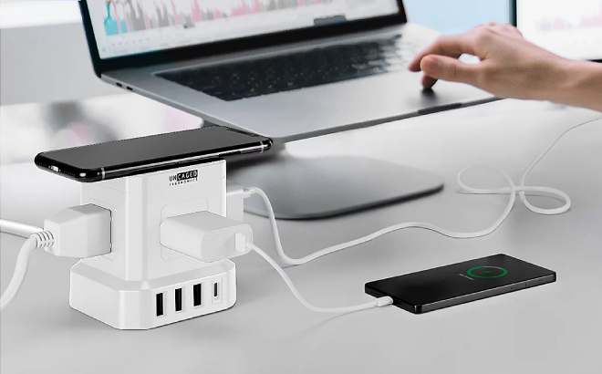 Uncaged Ergonomics Wireless Charging Power Cube