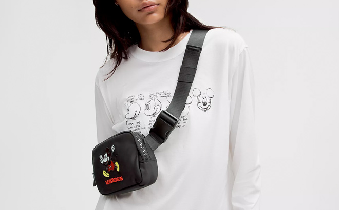 Disney x lululemon Everywhere Belt Bag 1L Mickey in Motion