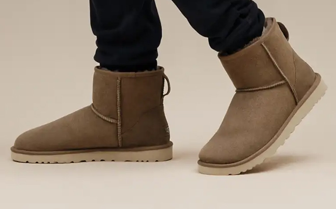 UGG Mens Classic Mini Boots
