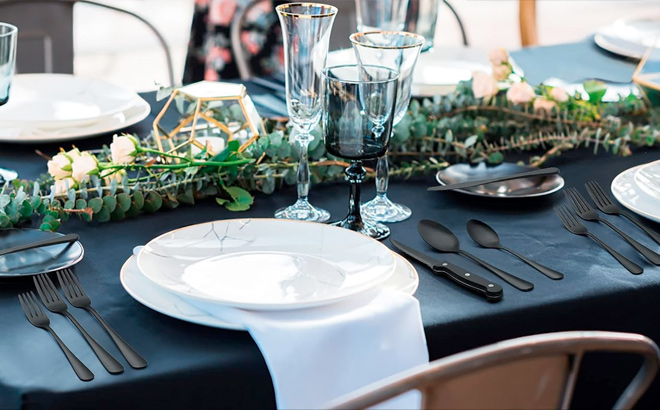 24 Piece Black Silverware Set with Steak Knives 24 Piece Black Silverware Set with Steak Knives