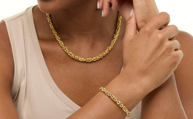 Bellezza Bronze Chain Necklace and Bracelet 2 piece Set Bellezza Bronze Chain Necklace and Bracelet 2 piece Set