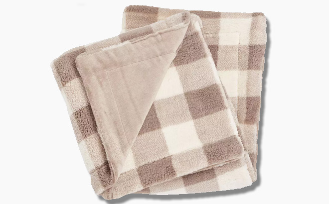 Cozy Buff Checkered Sherpa Blanket Cozy Buff Checkered Sherpa Blanket