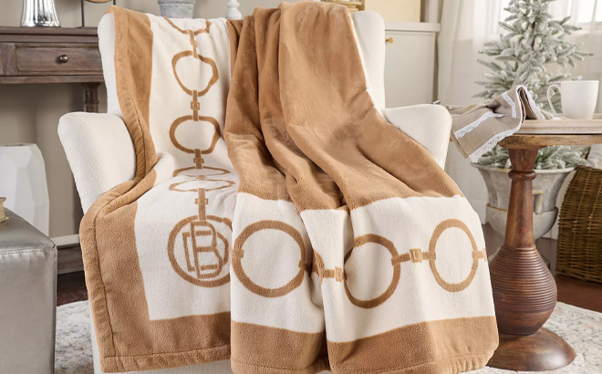 Hotel du Cobb 60 x 70 Printed Border Plush Throw