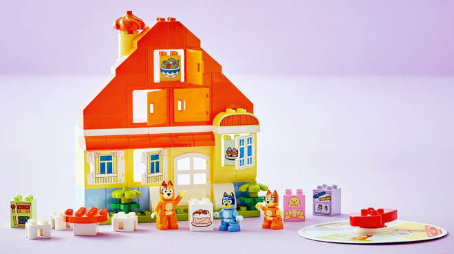 LEGO Duplo 83 Piece Blueys Family House with Memory Game