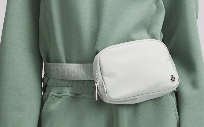 Lululemon Everywhere Belt Bag