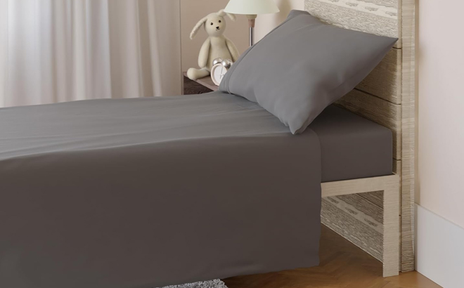 Amazon Basics 3 Piece Toddler Bed Sheet Set in Dark Gray