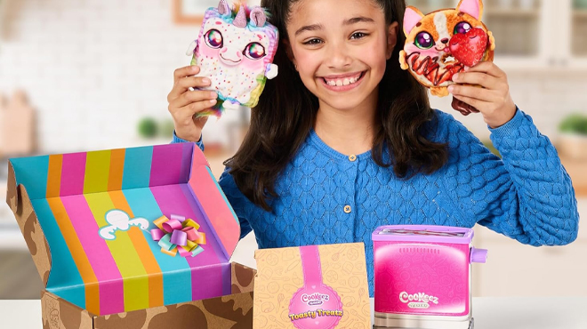 Cookeez Makery Toasty Treatz Toaster with Scented Plush Cookeez Makery Toasty Treatz Toaster with Scented Plush