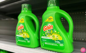 Gain Liquid Laundry Detergents on Shelf