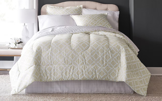 Home Expressions Reed Geometric Reversible Complete Bedding Set Home Expressions Reed Geometric Reversible Complete Bedding Set