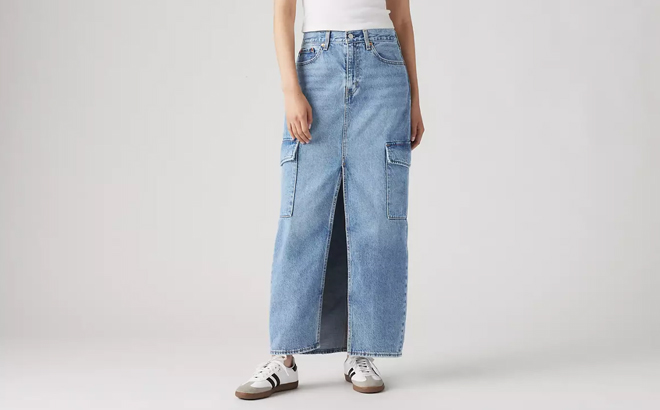 Model Wearing Levis Cargo Skirt