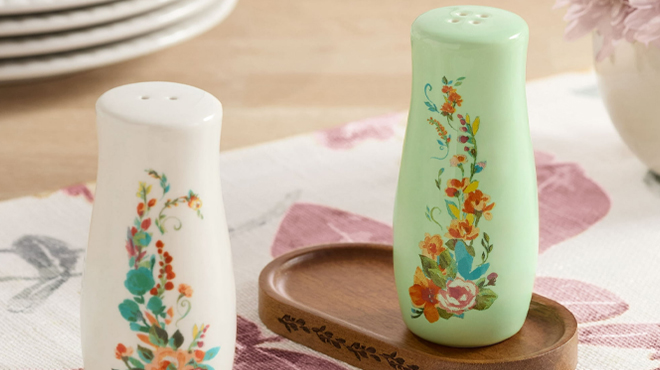 The Pioneer Woman Salt Pepper Shakers with Tray 3 Piece Set The Pioneer Woman Salt Pepper Shakers with Tray 3 Piece Set