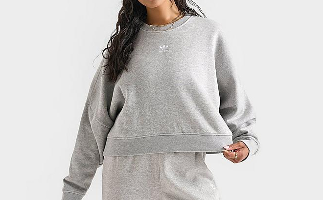 Womens adidas Originals Essentials Crewneck Sweatshirt Womens adidas Originals Essentials Crewneck Sweatshirt