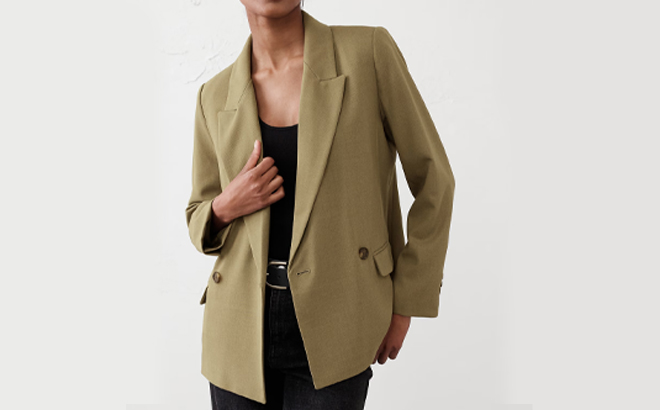 Banana Republic Factory Boyfriend Blazer in Martini Olive Banana Republic Factory Boyfriend Blazer in Martini Olive