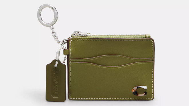 Coach Outlet Wavy Zip Card Case In Coachtopia Leather With Key Ring in Olive