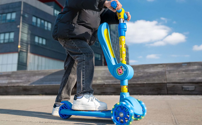 Jetson Cocomelon 2 in 1 3 Wheel Kick Scooter