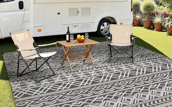 MontVoo Outdoor Rug in Grey Color