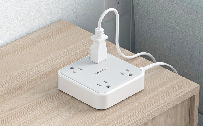 Plug Surge Protector Power Strip with 4 Widely Spaced Outlets Plug Surge Protector Power Strip with 4 Widely Spaced Outlets