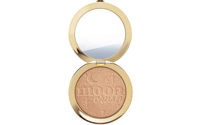 Too Faced Moon Crush Multi Use Powder Highlighter