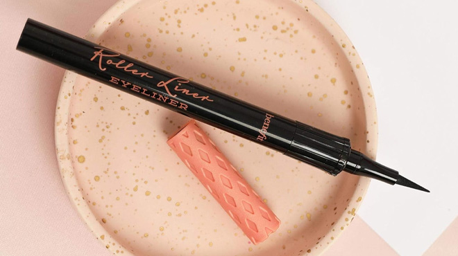 Benefit Cosmetics Roller Liner Eyeliner in Black